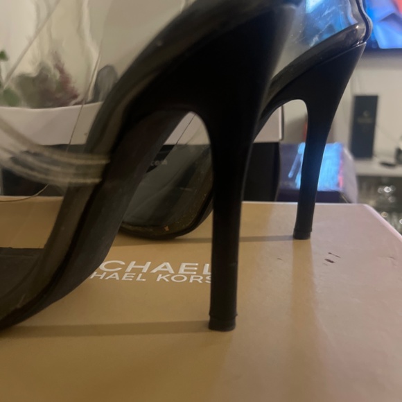 Heels - Picture 3 of 4